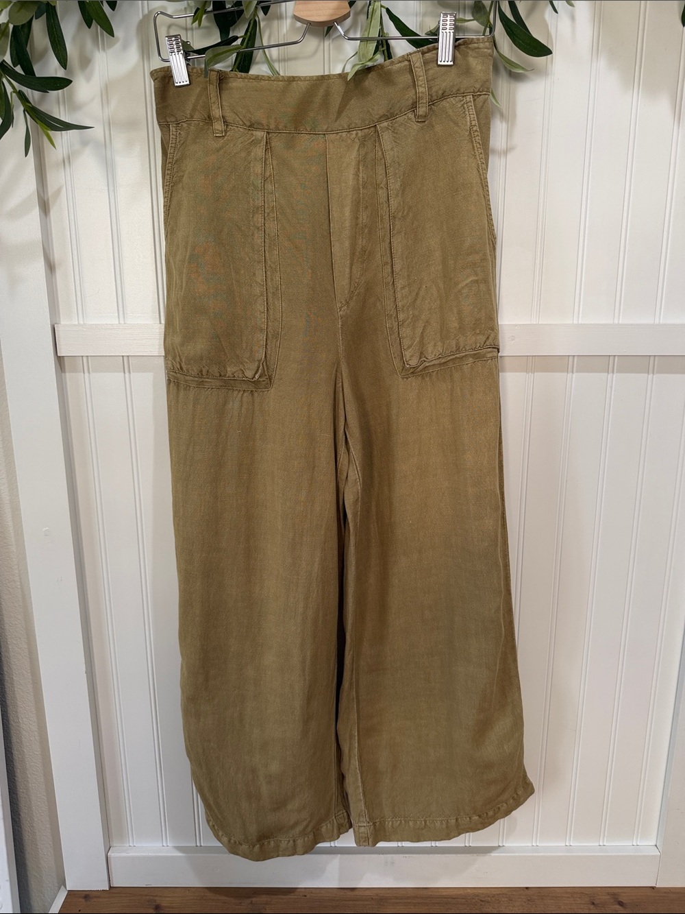 #1047 FREE PEOPLE Olive Green Easy-On Wide-Leg Linen Blend Capri Pants